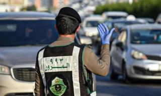 هل وجود مخالفات على المالك تمنع نقل ملكية السيارة؟.. المرور السعودي يوضح
