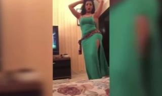 ربة منزل فائقة الجمال أشعلت غرائز الرجال بوصلة رقص قوية تتحدي أشـهر راقصة في مصر