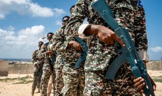 بتهمة سرقة مساعدات.. الصومال تعتقل أعضاء وحدة عسكرية دربتها أمريكا