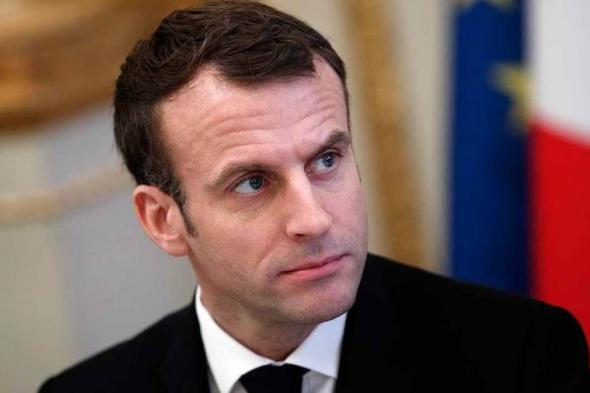 السلطات الفرنسية تلقي القبض على رجل صفع الرئيس إيمانويل ماكرون على وجهه