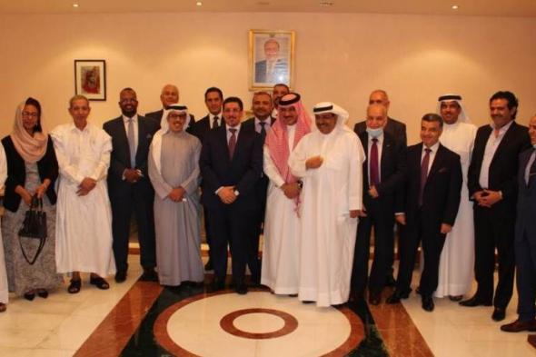 بن مبارك يستعرض مع السفراء العرب المعتمدين لدى سلطنة عمان تطورات الاوضاع في بلادنا
