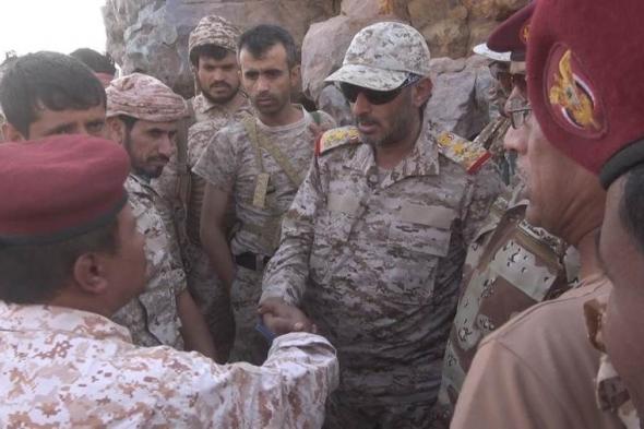 رئيس الأركان يتفقد سير العمليات القتالية وأحوال المقاتلين وبطولاتهم ضد الحوثيين في الجوف