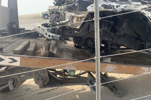 شاهد بالصور.. حادث مروع في تقاطع طريق الخفجي في السعودية مع المنفذ الحدودي