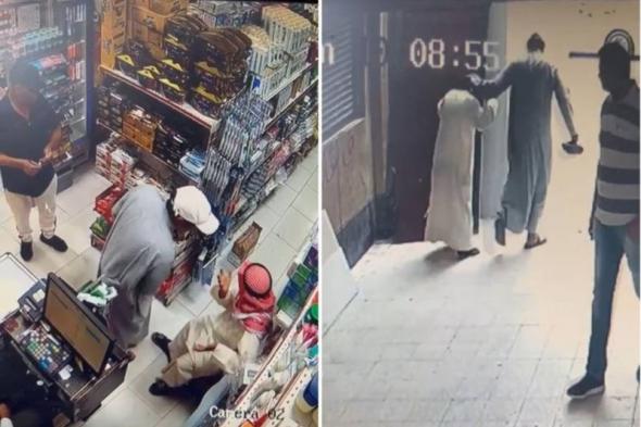 فيديو صادم.. شخص يصفع مسنًا على وجهه ويسقطه أرضًا ثمّ يجلده بالعقال في جمعية تعاونية بالكويت