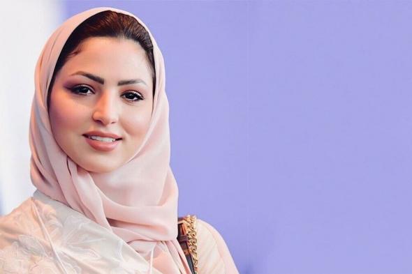 الإعلامية السعودية نصرة الحربي تخلع الحجاب أمام متابعيها على "سناب شات"
