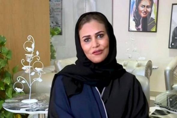 كاتبة سعودية تفتح النار على بعض المشاهير في المملكة.. وتعلق: ما يفعلونه عبودية للمال والشهرة