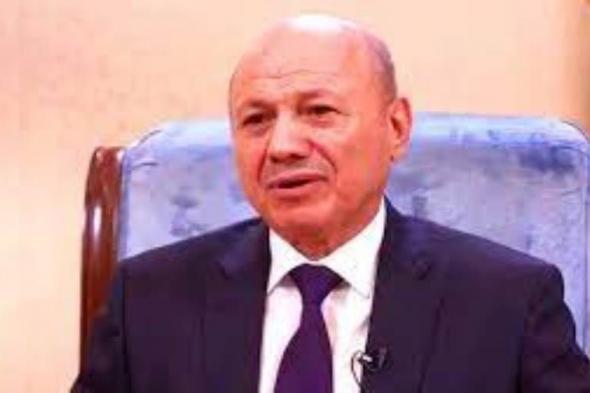 رئيس مجلس القيادة يعزي في وفاة الوزير الاسبق احمد سالم القاضي