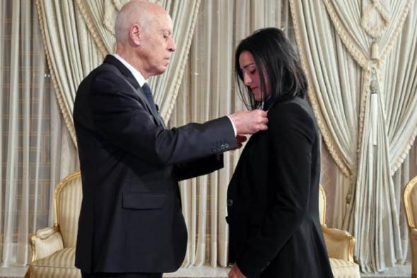 الرئيس التونسي يكرم أنس جابر بـ"وسام الاستحقاق"