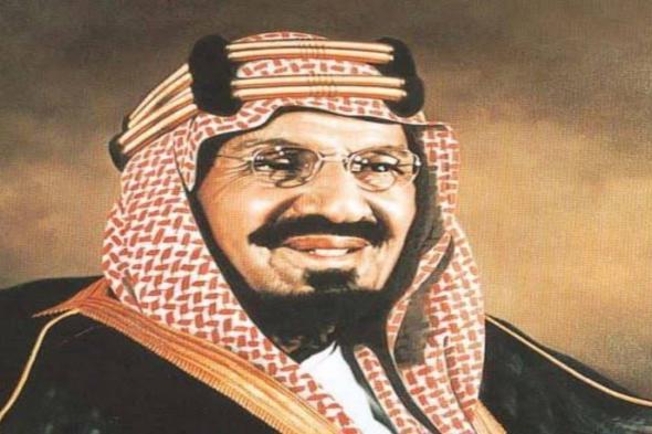 وثيقة تاريخية للملك السعودي "عبدالعزيز" بتوزيع صدقاته للفقراء والمساكين (شاهد)