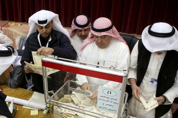 الكويت.. أنباء عن توجه لاعتماد التصويت بالبطاقة المدنية في الانتخابات البرلمانية