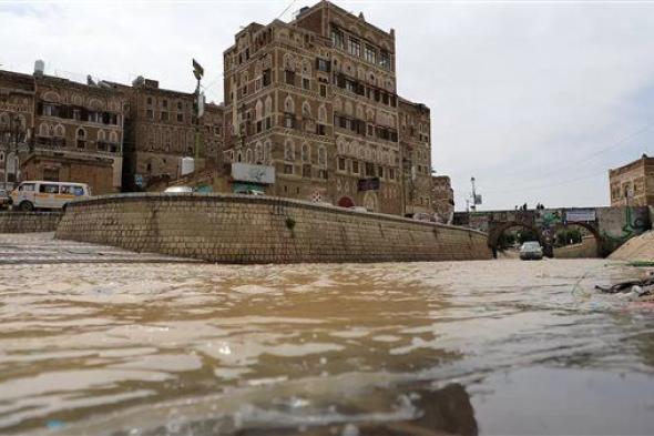 الأمطار والسيول تضيفان معاناة جديدة للمواطنين في اليمن