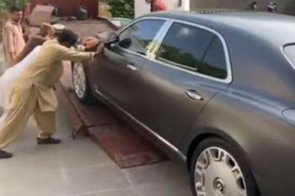 تفاصيل سرقة سيارة " بنتلي " من لندن والعثور عليها في باكستان .. ومفاجأة بشأن طريقة تهريبها..(فيديو)