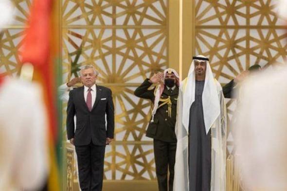 عاجل.. العاهل الأردني يصل أبوظبي ورئيس الإمارات في مقدمة مستقبليه