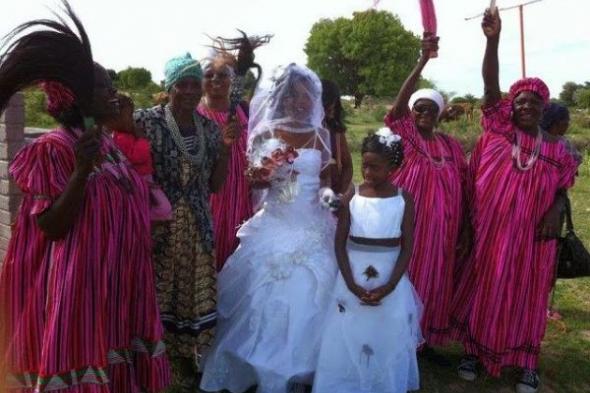 تداول مقطع فيديو بشكل كبير لزواج سعودي على أوغندية في بلدها.. ما الحقيقة؟ "شاهد"