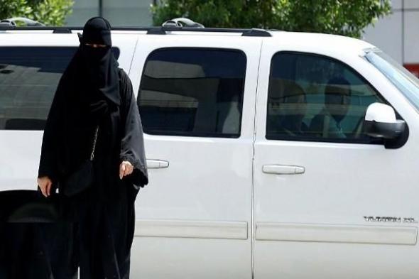 سعودية تخرج عن صمتها وتكشف بكل صراحه ما يحدث بالإجبار مع الوافدين بعد استقدامهم للمملكة