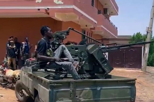 السودان.. معارك كر وفر للسيطرة على سلاح المدرعات ومجمع الذخيرة