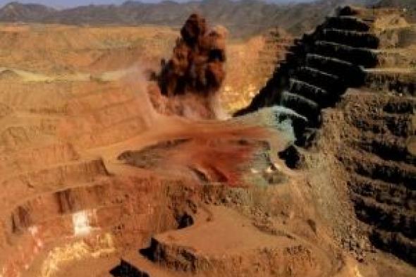 دولة عربية تودع الفقر : العثور على مخزون ضخم من الذهب في جبالها يقدر بمليارات الدولارات !