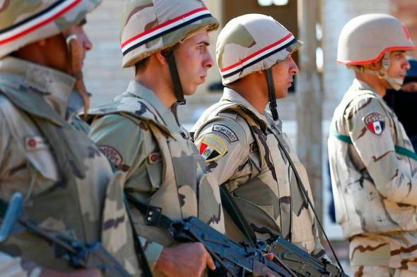 مقتل وإصابة 9 جنود مصريين إثر انقلاب ناقلة ذخائر