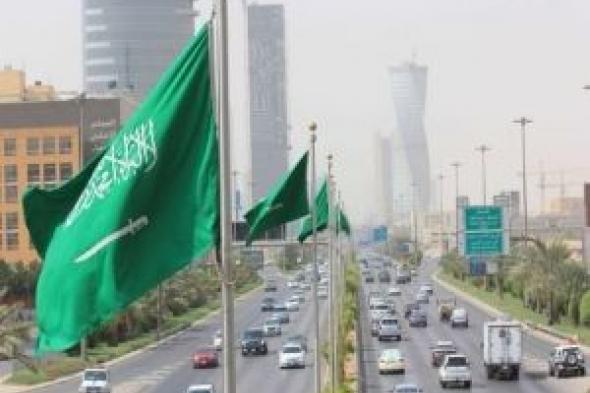 تفاجئ المملكة بقرار تاريخي: منح الجنسية السعودية للمقيمين في هذه الفئات وتجنيسهم فوراً!