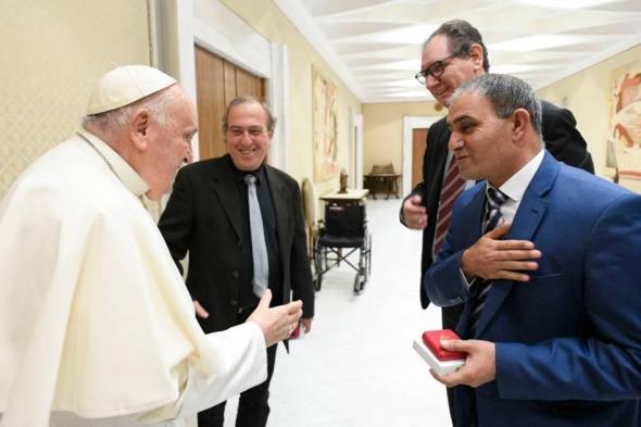 البابا يعرب عن تضامنه مع الكاثوليك في الأراضي المقدسة