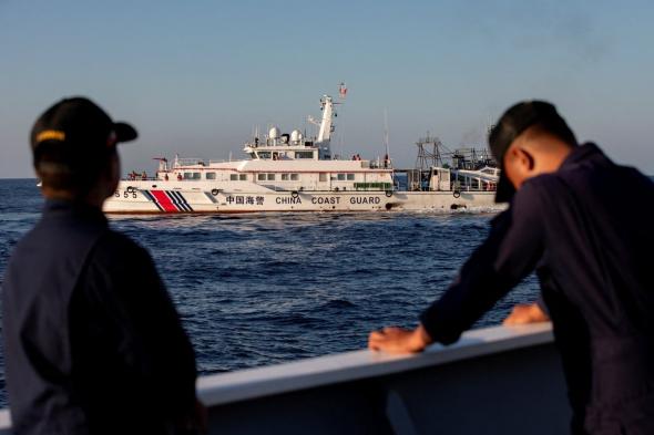بعد التوتر مع الصين.. رئيس الفلبين يعزز الأمن البحري