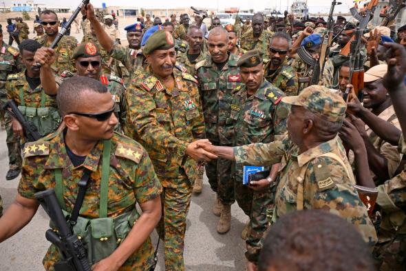 سياسي سوداني لـ"الخليج 365": البرهان هو العقبة في التفاوض لإنهاء الحرب