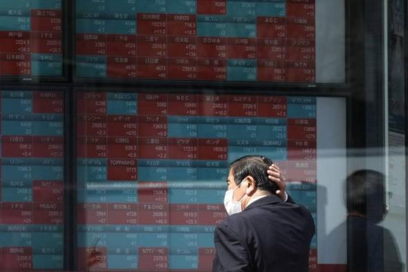 «نيكاي» الياباني يرتفع رغم عمليات جني الأرباح والمخاطر المرتبطة بالين