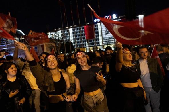 أغلبهنّ من المعارضة.. فوز لافت للنساء في الانتخابات المحلية التركية