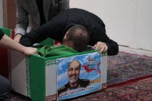 جثمان القائد في الحرس الثوري الإيراني محمد رضا زاهدي يصل أصفهان