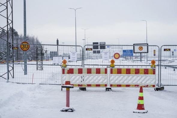 لوموند: فنلندا تستعد لإعادة المهاجرين إلى حدودها مع روسيا
