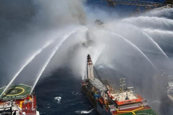 حريق هائل بمنصة بحرية في خليج المكسيك