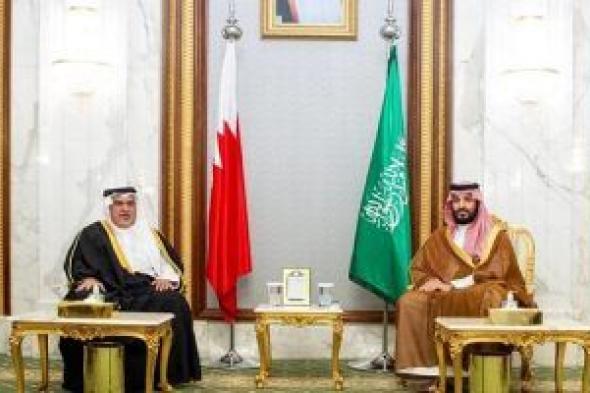 ولي العهد السعودي يبحث مع نظيره البحريني فرص التعاون الثنائي