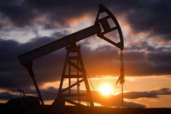 النفط ينخفض مع تراجع حدة التوترات الجيوسياسية بالشرق الأوسط