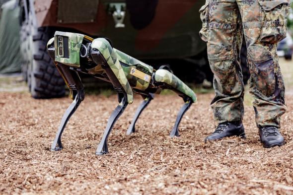 استخدام الذكاء الاصطناعي في الحروب.. هل يتحول "الروبوت القاتل" إلى حقيقة؟