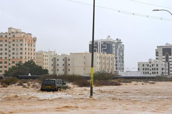 سلطنة عُمان.. وفاة 12 شخصا بينهم طلاب بسبب السيول