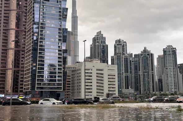 إثر "منخفض المطير".. الإمارات تسجل أعلى كمية أمطار منذ 75 عامًا