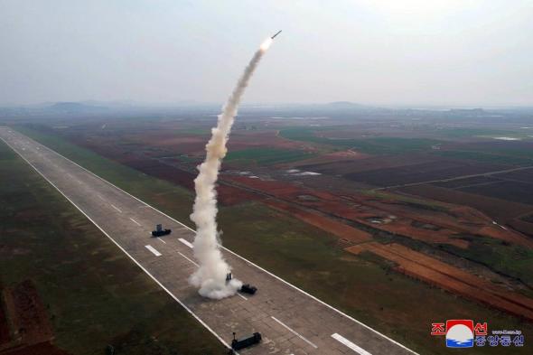 كوريا الشمالية تختبر "رأسا حربيًّا كبيرًا" صُمم لصواريخ كروز
