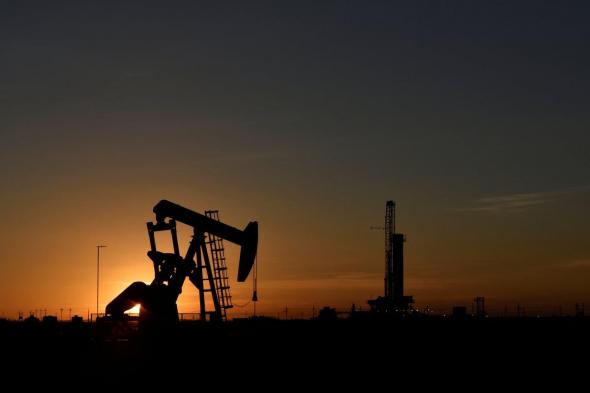أسعار النفط تهبط مع تراجع حدة التوتر بين إيران وإسرائيل