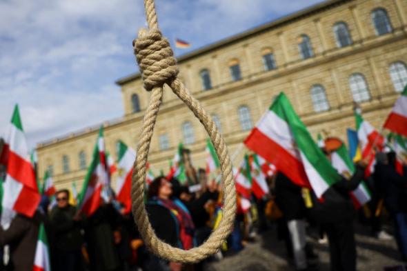 باريس.. مسيرة مرتقبة لإنقاذ مغني الراب الإيراني توماج صالحي من الإعدام