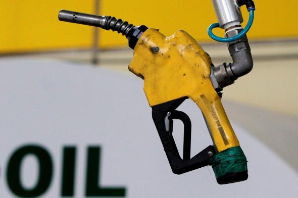النفط يهبط 1% مع استمرار محادثات وقف إطلاق النار في غزة