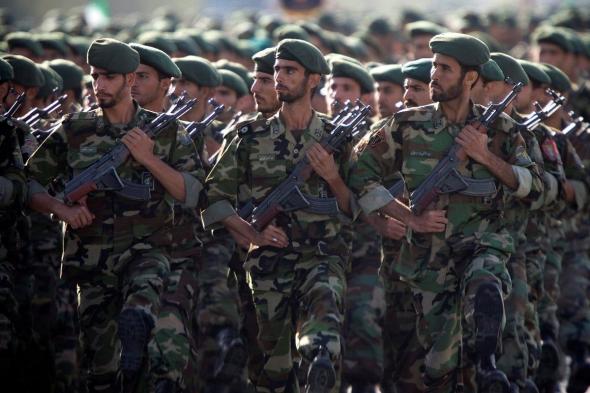 تقرير يكشف تفاصيل صفقات اقتصادية "مشبوهة" للحرس الثوري الإيراني