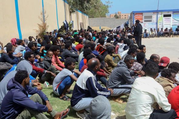 معضلة المهاجرين غير النظاميين تنتقل من تونس إلى جنوبي ليبيا