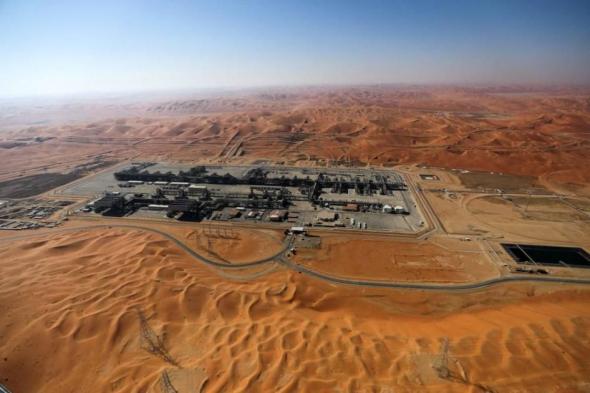 النفط يرتفع بعد زيادة السعودية سعر البيع الرسمي للخام العربي الخفيف