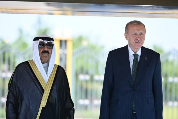 أمير الكويت يلتقي أردوغان في زيارته الأولى لتركيا منذ توليه السلطة