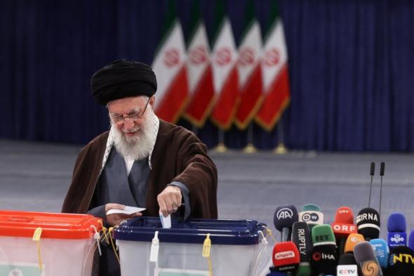 إيران تمدّد التصويت في الجولة الثانية لانتخابات البرلمان