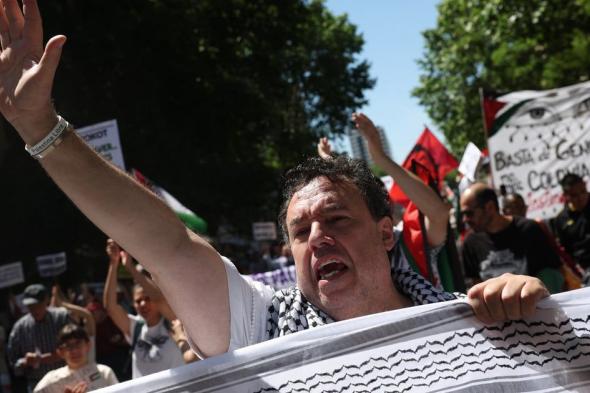 مظاهرات كبيرة في إسبانيا تندد بمواصلة الحرب على غزة (صور)