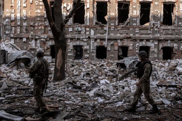خبراء: الهجوم الروسي على خاركيف تكتيك لإنشاء منطقة عازلة