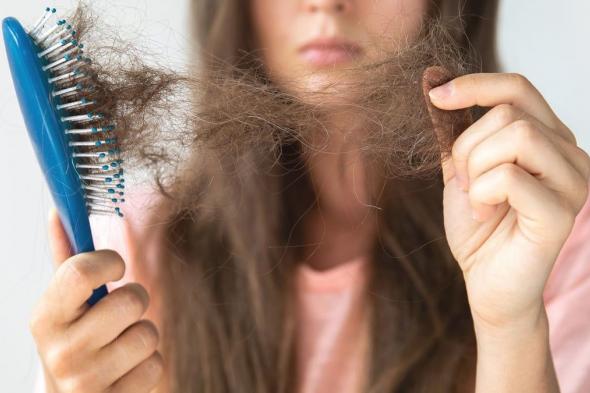 تساقط الشعر قد يكون مؤشرا على "اضطراب داخلي"