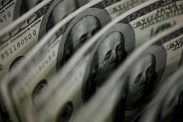 ترقب بيانات التضخم الأمريكية يدعم استقرار الدولار