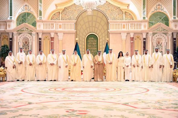الحكومة الكويتية الجديدة تؤدي اليمين في غياب مجلس الأمة